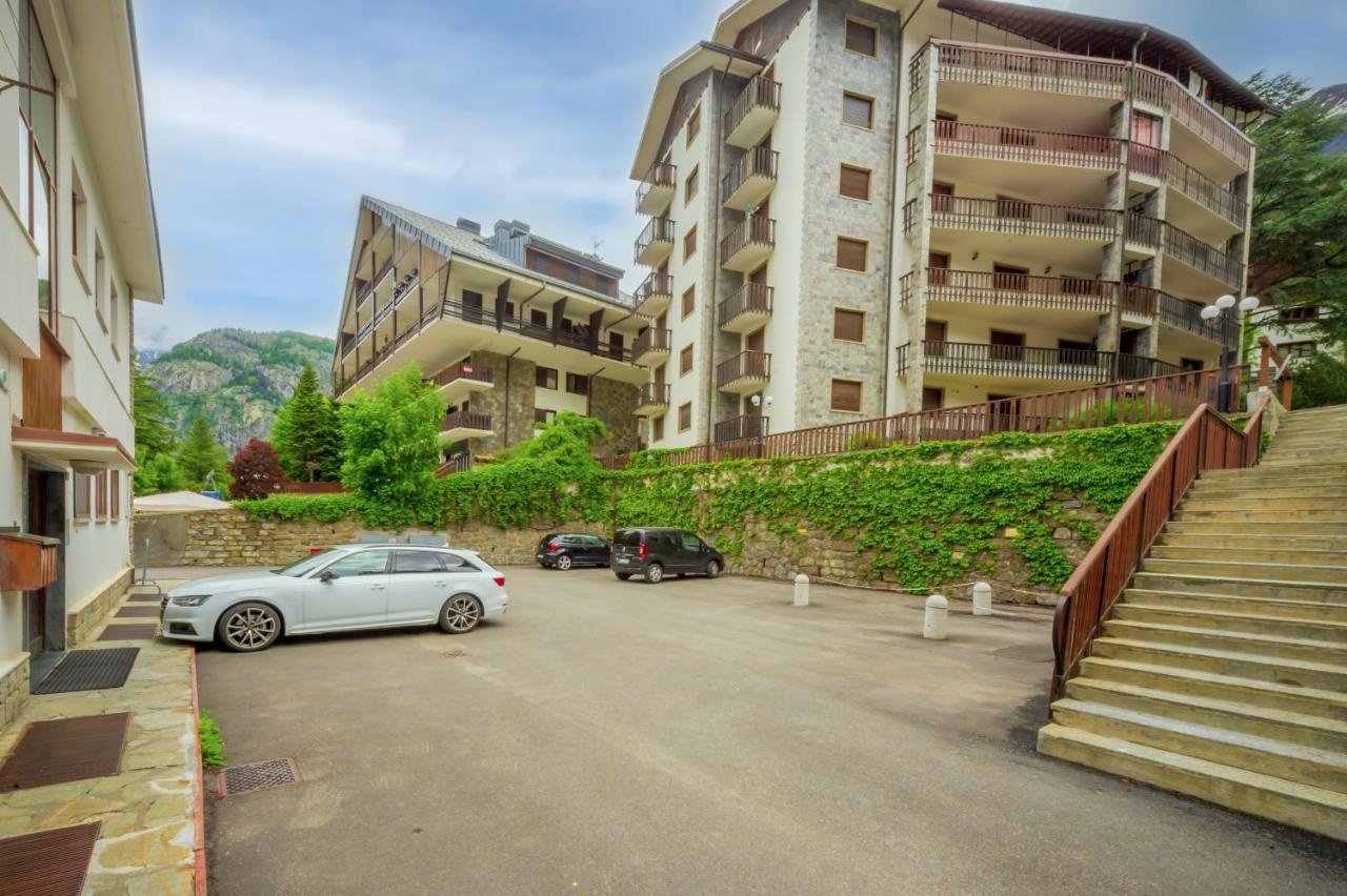 Appartamento Camille - Accogliente E Con Parcheggio - Cour 0078 クールマイユール エクステリア 写真